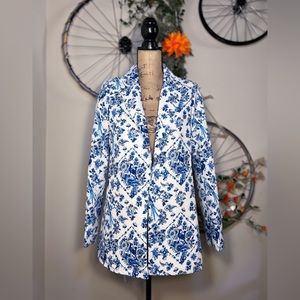 Blue and white porcelain blazer by Missguided. This is a US 2/UK 6/EU 34